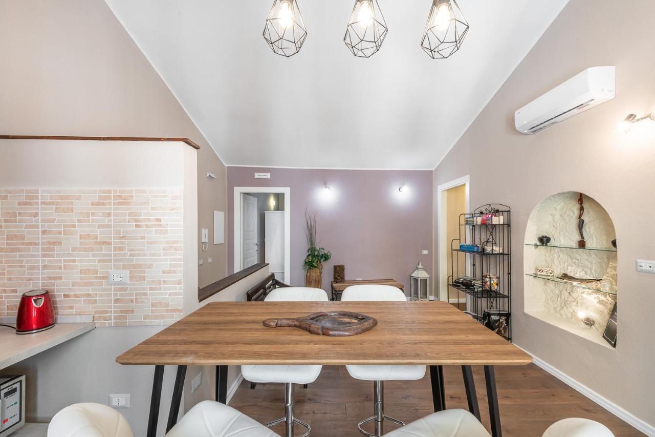 Promenade Boutique Rooms - City Centre 칼리아리 외부 사진