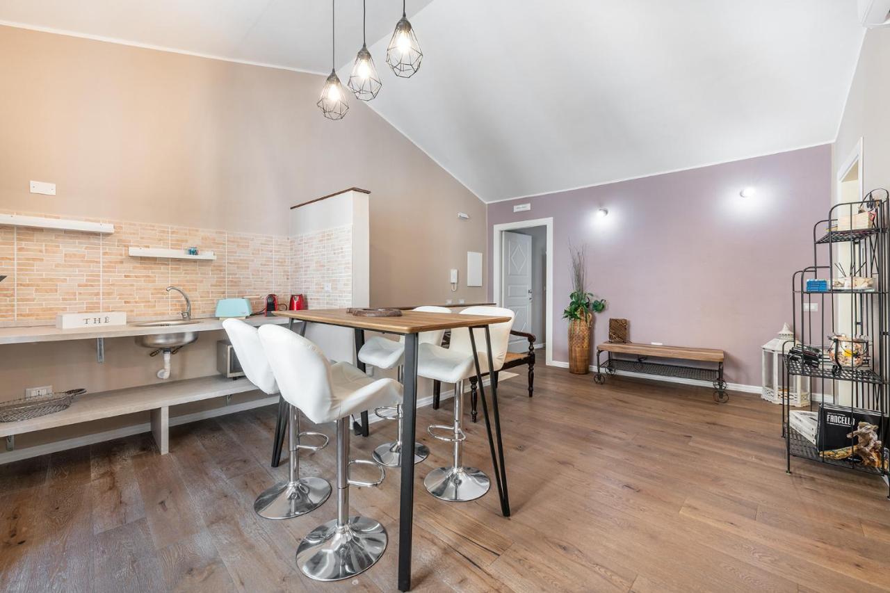Promenade Boutique Rooms - City Centre 칼리아리 외부 사진