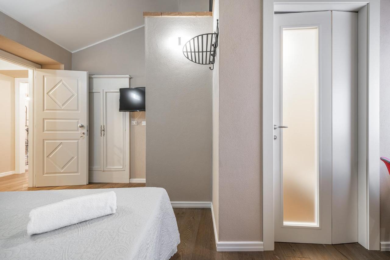 Promenade Boutique Rooms - City Centre 칼리아리 외부 사진