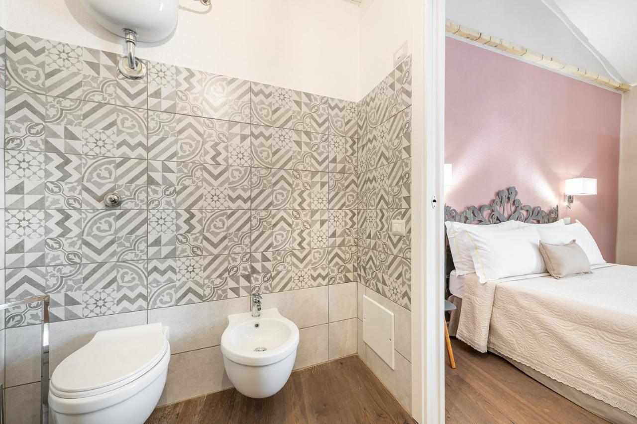 Promenade Boutique Rooms - City Centre 칼리아리 외부 사진