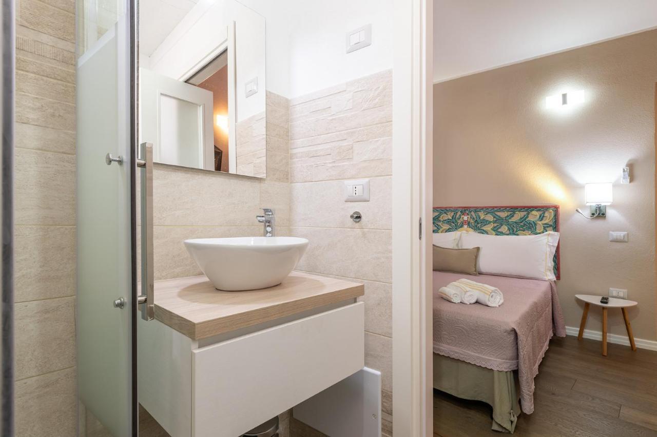 Promenade Boutique Rooms - City Centre 칼리아리 외부 사진
