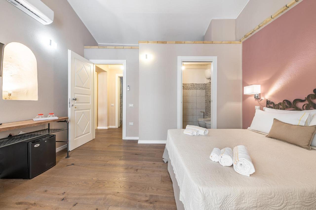 Promenade Boutique Rooms - City Centre 칼리아리 외부 사진