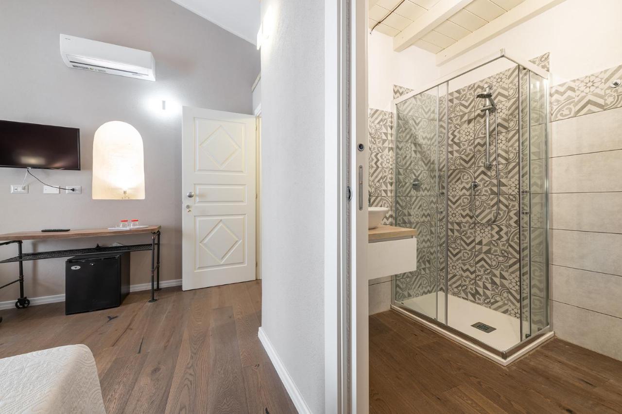 Promenade Boutique Rooms - City Centre 칼리아리 외부 사진