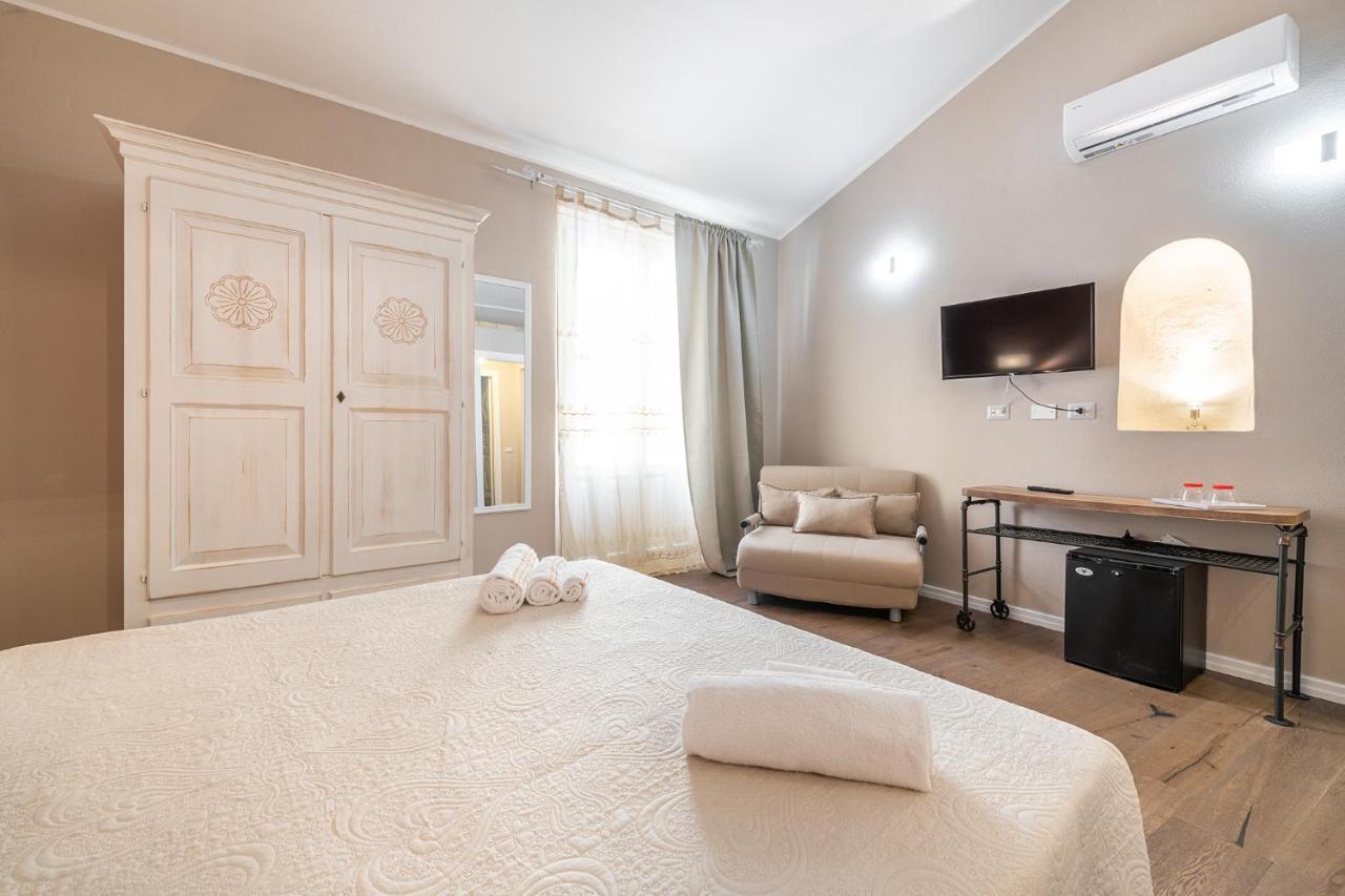 Promenade Boutique Rooms - City Centre 칼리아리 외부 사진