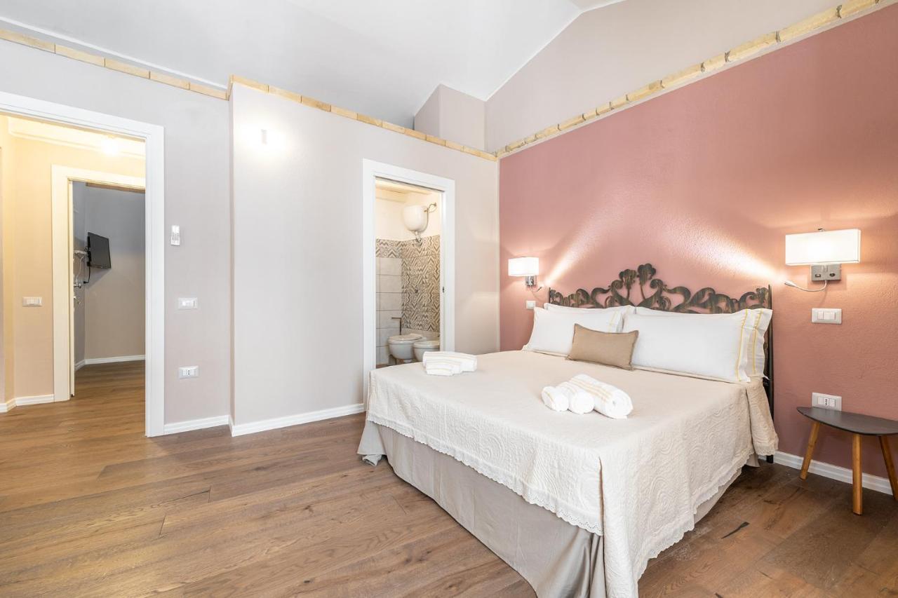 Promenade Boutique Rooms - City Centre 칼리아리 외부 사진